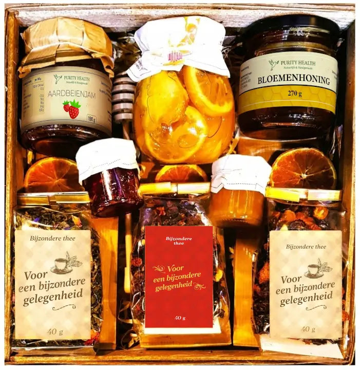 Cadeaupakket met Drie Soorten Thee, Honing, Jam en Citroen op Siroop